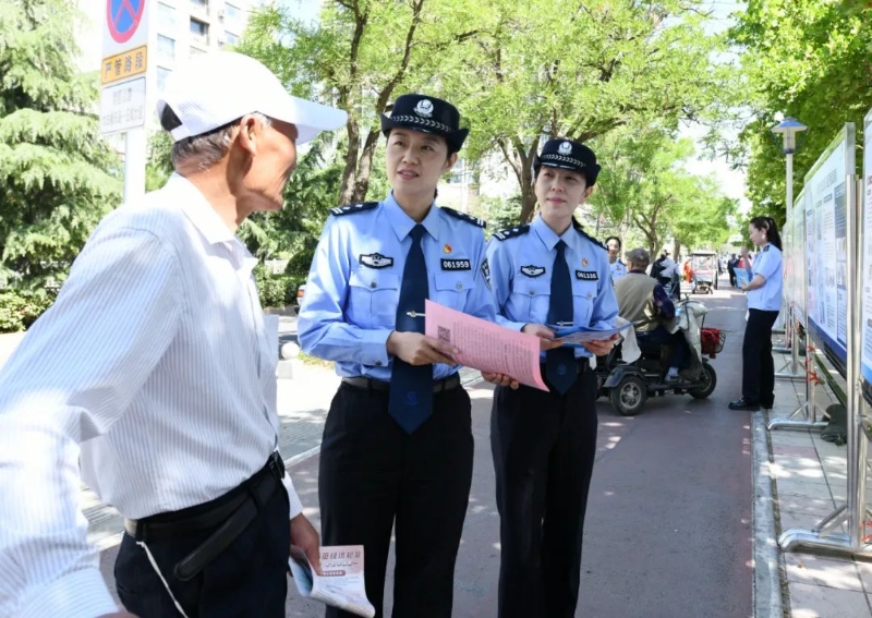 济宁市公安局开展打击和防范经济犯罪宣传日活动