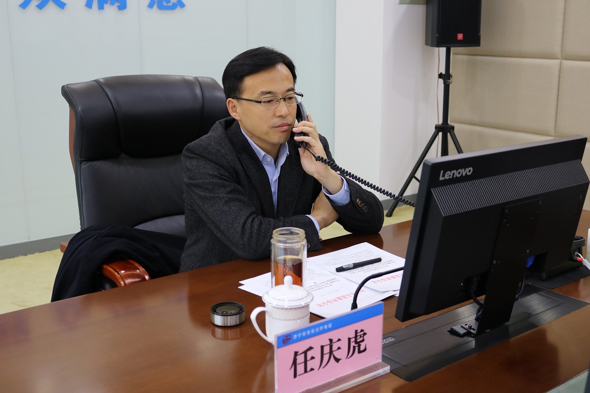 12月15日任庆虎副市长接听公开电话
